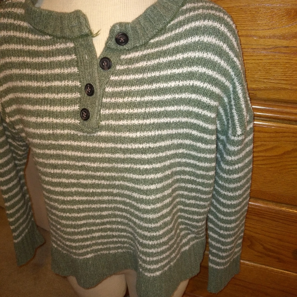Stripes green and cream sweater 😋 - Picture 4 of 6